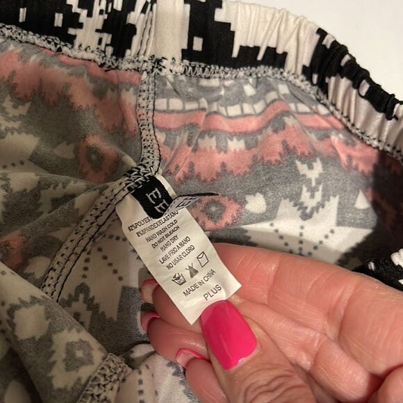 Eevee Plus Size Leggings. Christmas 🎄 Theme. - Picture 6 of 6